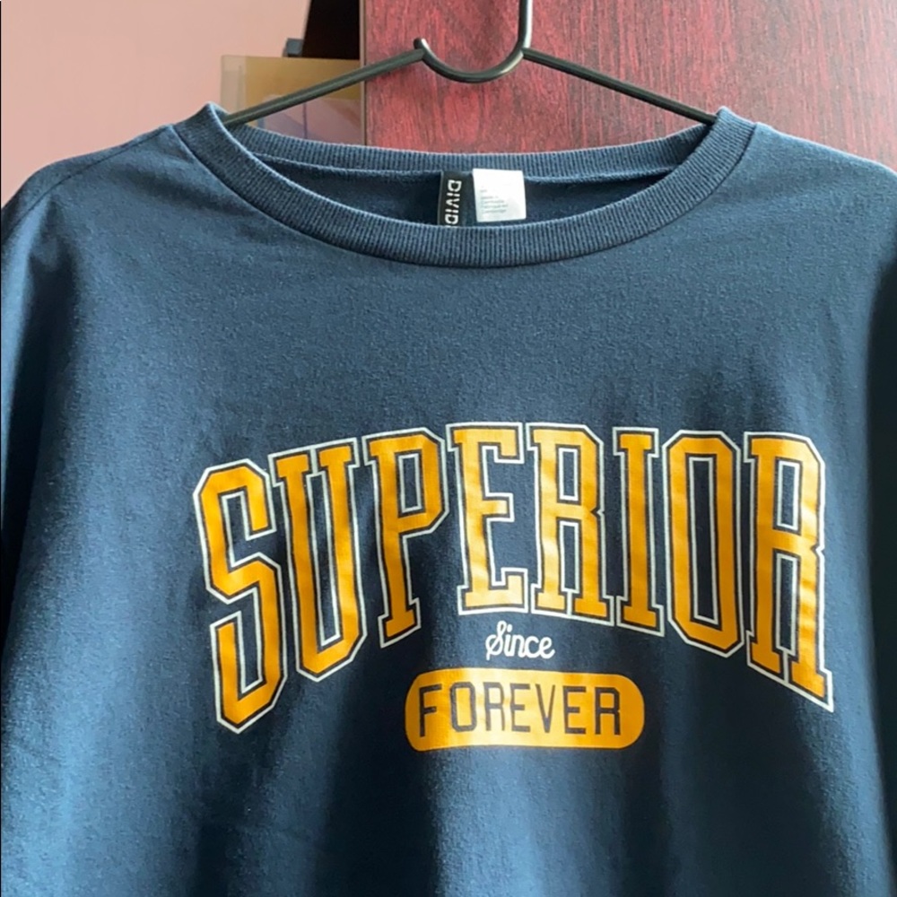 Sweatshirt